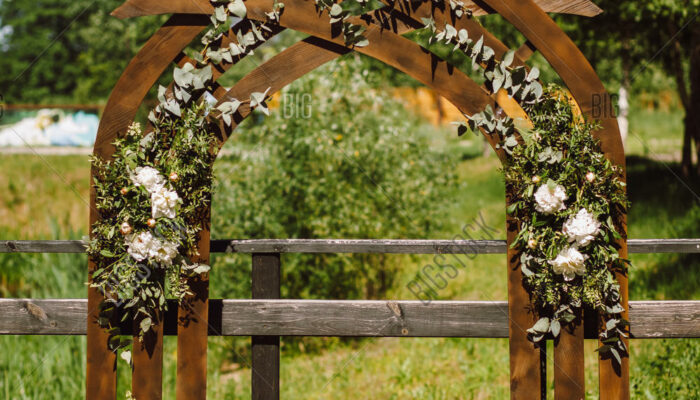 wooden arch decor